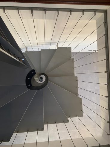 scala a chiocciola quadrata dall'alto